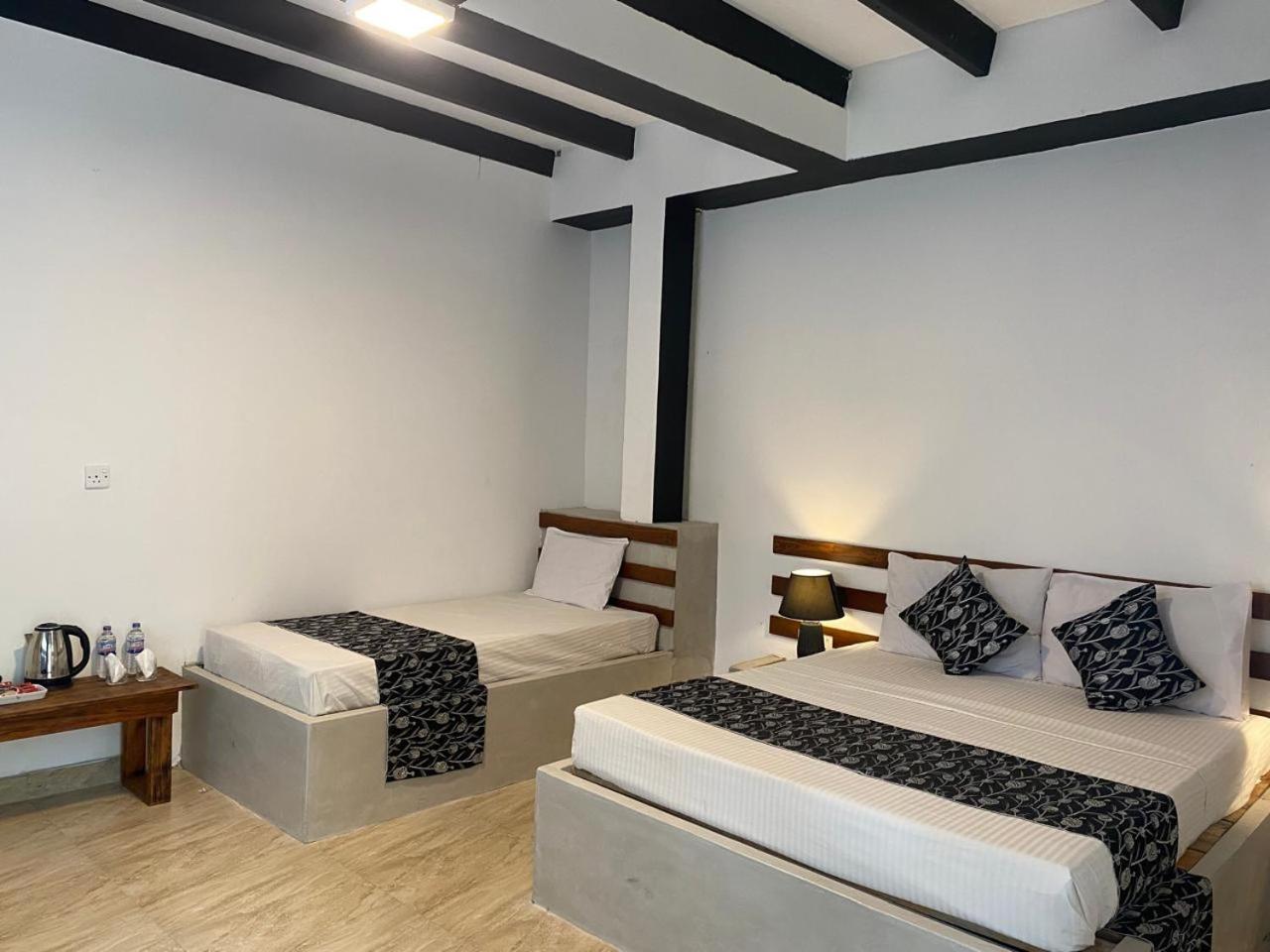Mandavilla Airport Transit Hotel Катунаяка Экстерьер фото