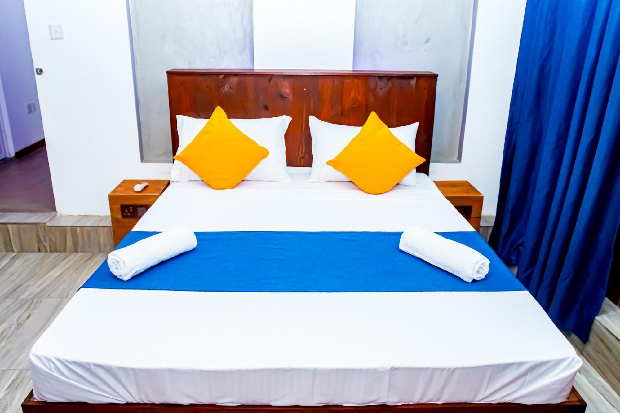 Mandavilla Airport Transit Hotel Катунаяка Экстерьер фото